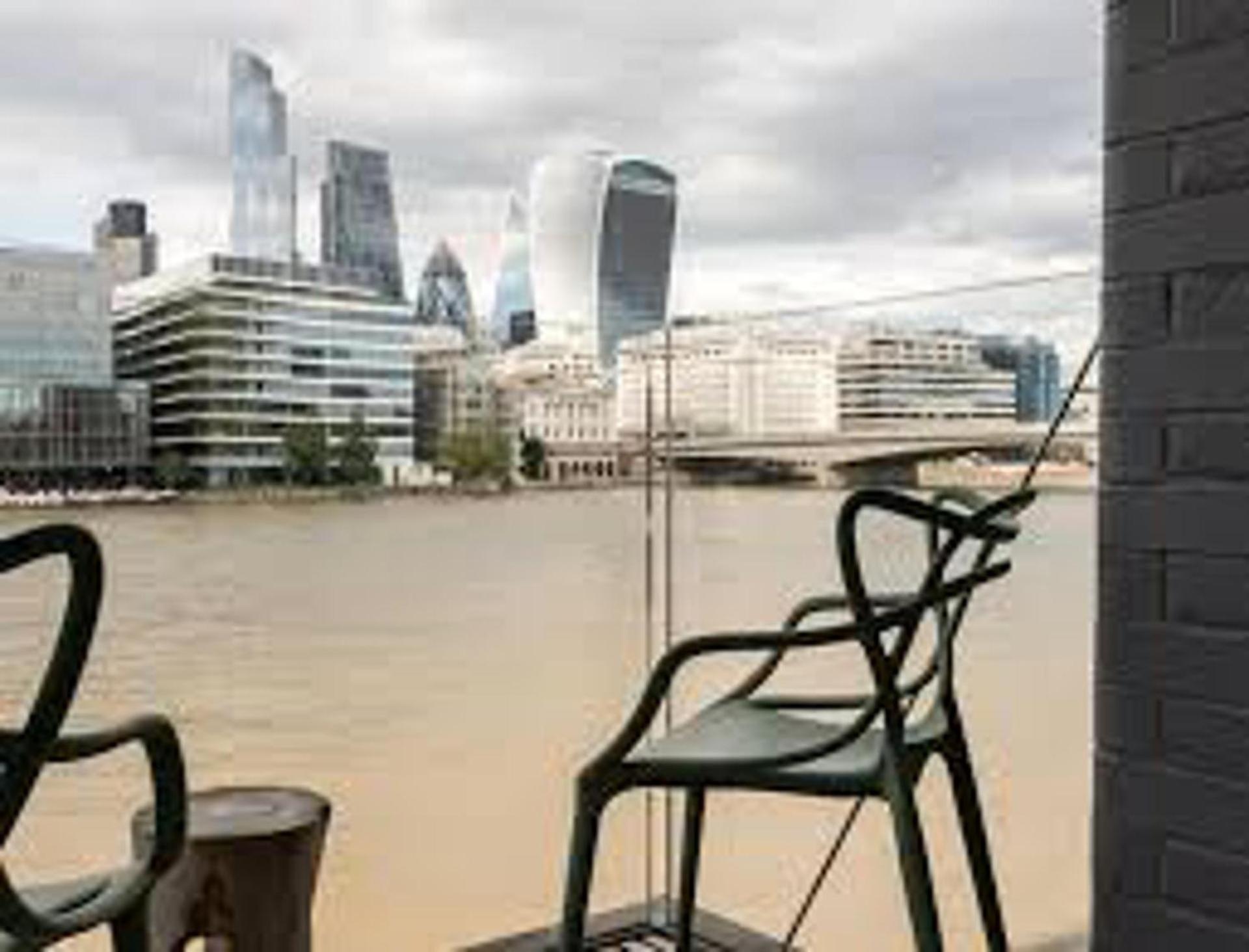 Impeccable In Long & Short * Londra